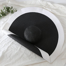 Oversized Foldable Straw Sun Hat