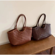 Straw Dumpling Shoulder Bucket Bag