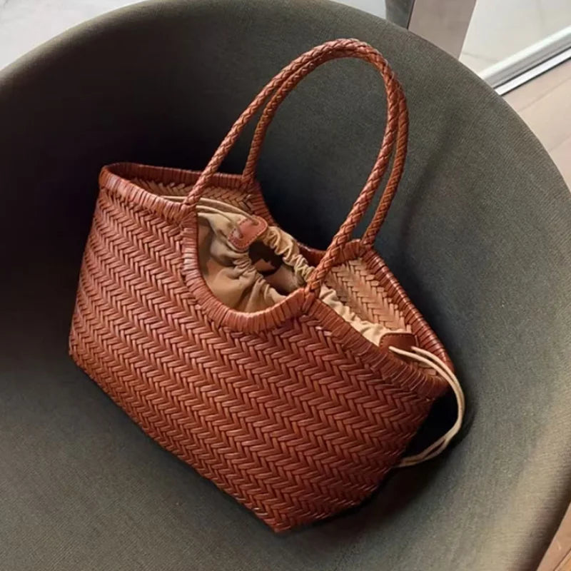 Straw Dumpling Shoulder Bucket Bag